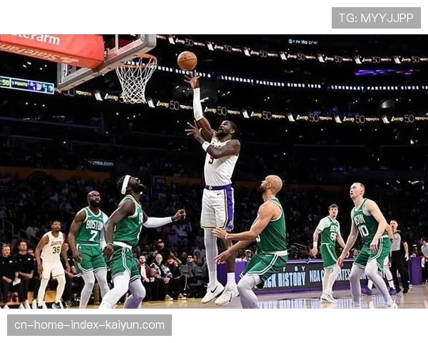 艾顿仅得3分0篮板正负值-22 湖人内线低迷影响球队表现